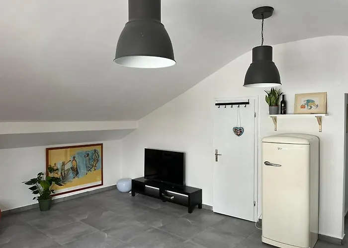 Helle Loft In Guter Lage 公寓